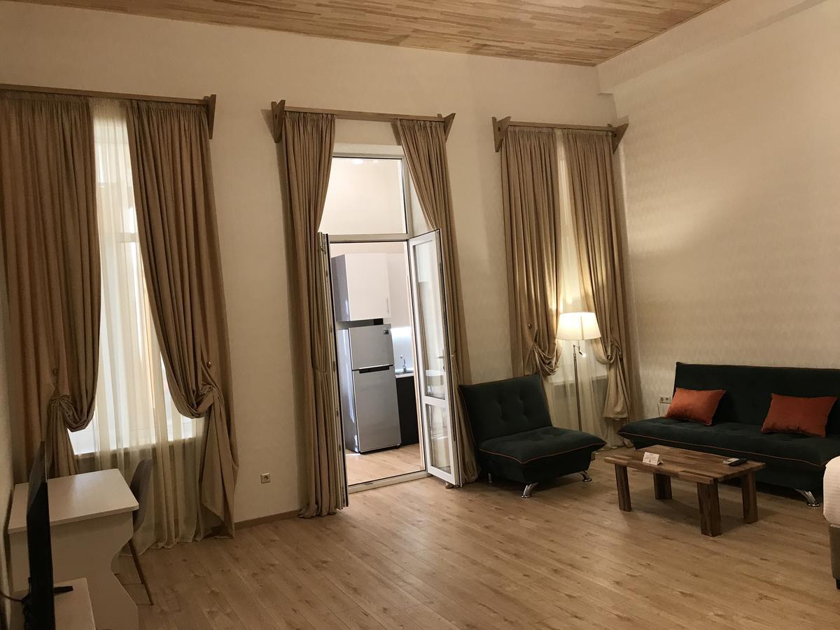 Full Comfort Apartment On Aghmashenebeli 第比利斯 外观 照片