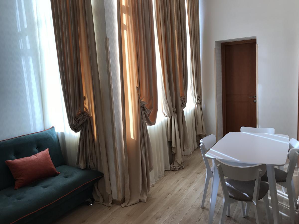 Full Comfort Apartment On Aghmashenebeli 第比利斯 外观 照片