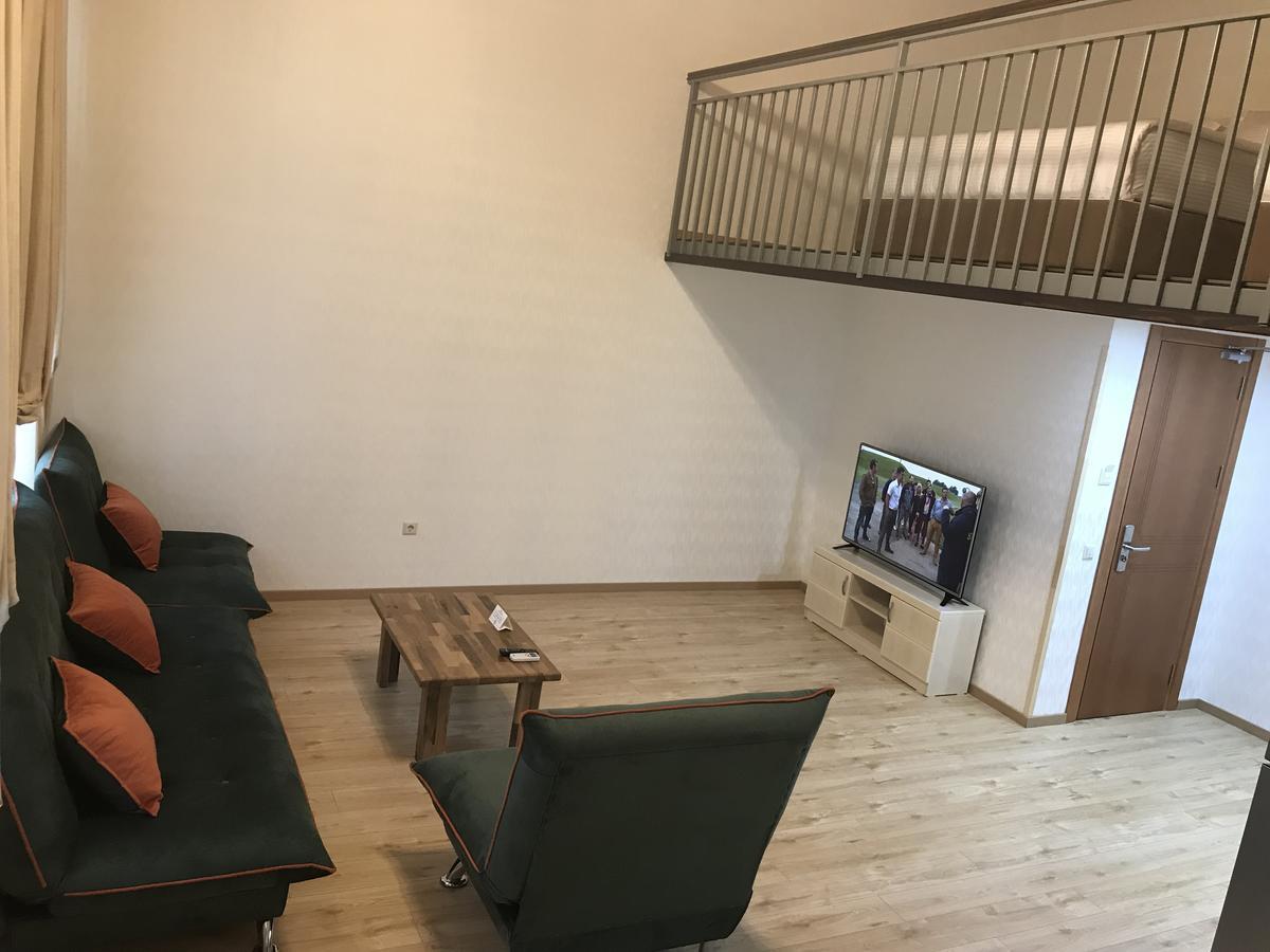 Full Comfort Apartment On Aghmashenebeli 第比利斯 外观 照片