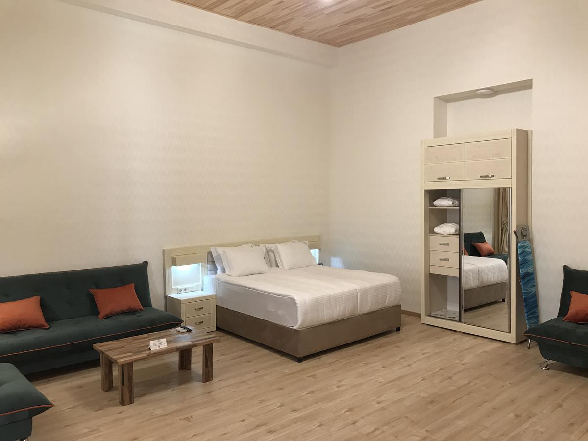Full Comfort Apartment On Aghmashenebeli 第比利斯 外观 照片