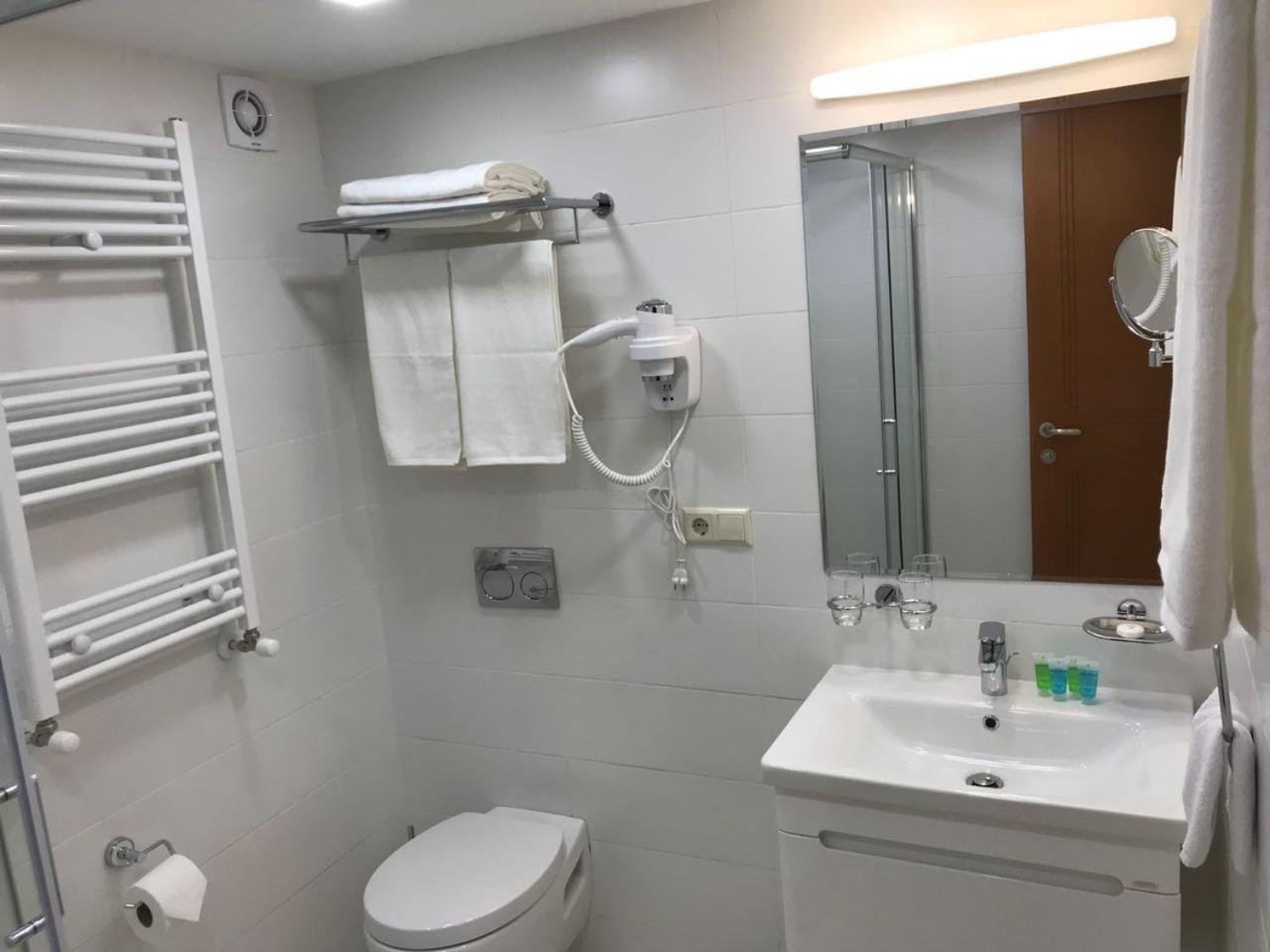 Full Comfort Apartment On Aghmashenebeli 第比利斯 外观 照片