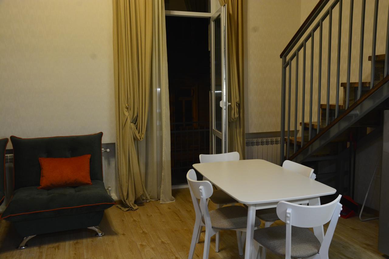 Full Comfort Apartment On Aghmashenebeli 第比利斯 外观 照片