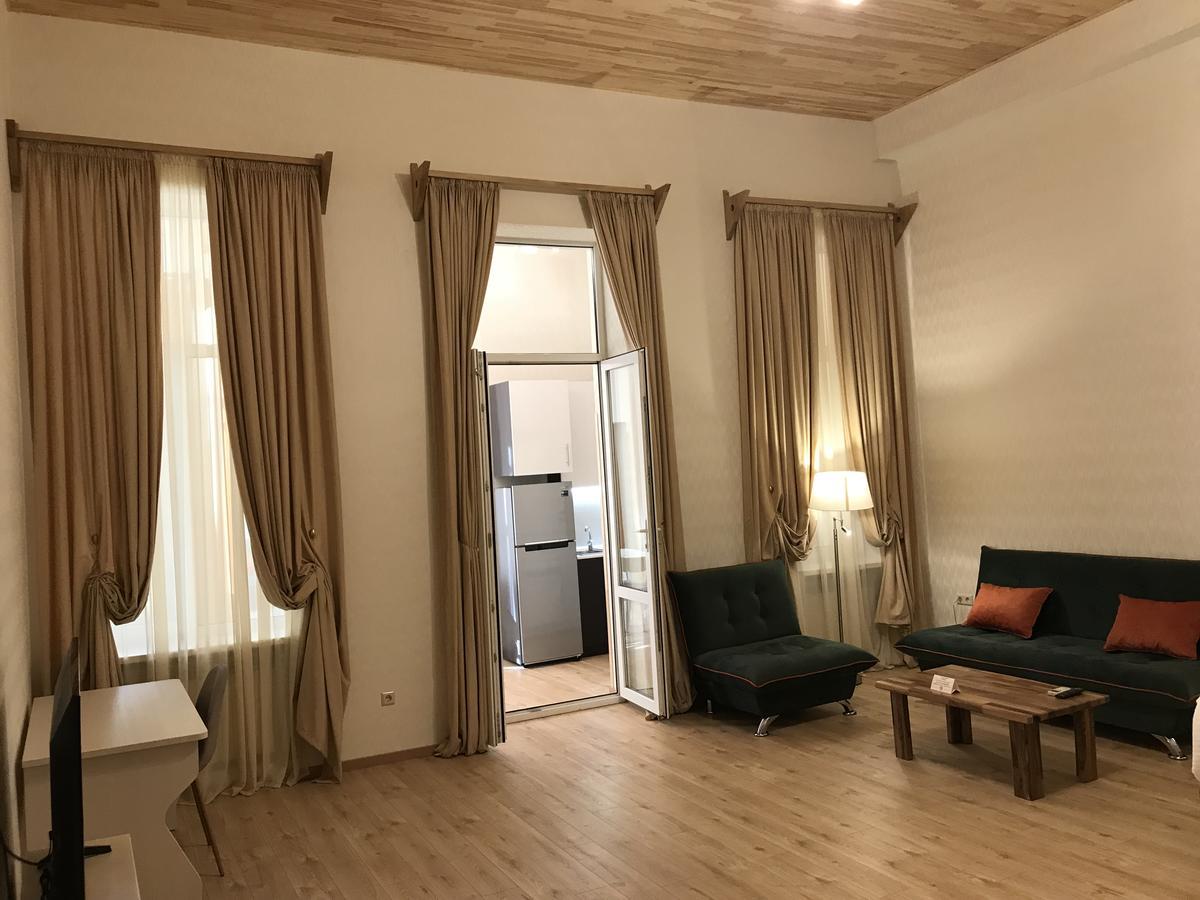 Full Comfort Apartment On Aghmashenebeli 第比利斯 外观 照片